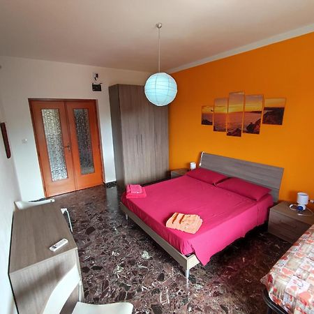 Casa Sonia Leilighet Porto Pino Eksteriør bilde